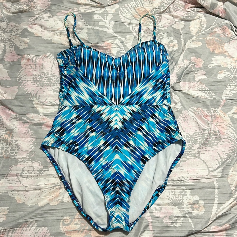 Kenneth Cole onepiece swimsuit